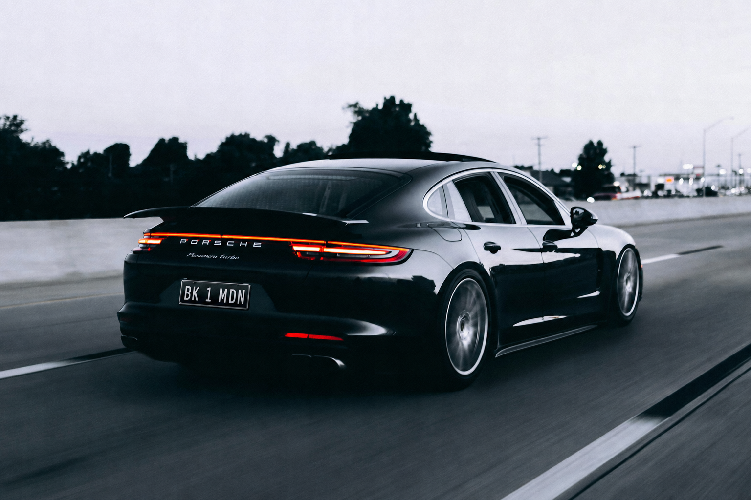 Porsche premium Berlian Jaya Mobil berplat BK 1 MDN